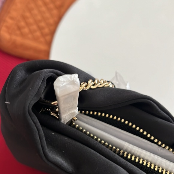 LOVE MOSCHINO BORSA SATIN NERO BRAND NEW - Picture 3 of 4